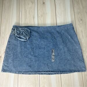 NWT Future Collective Women’s Rose‎ Denim Skirt Size 3X